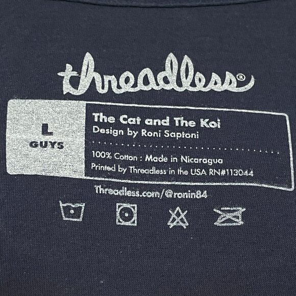 The Cat and the Koi, Graphic T-shirt size Large - Picture 2 of 4